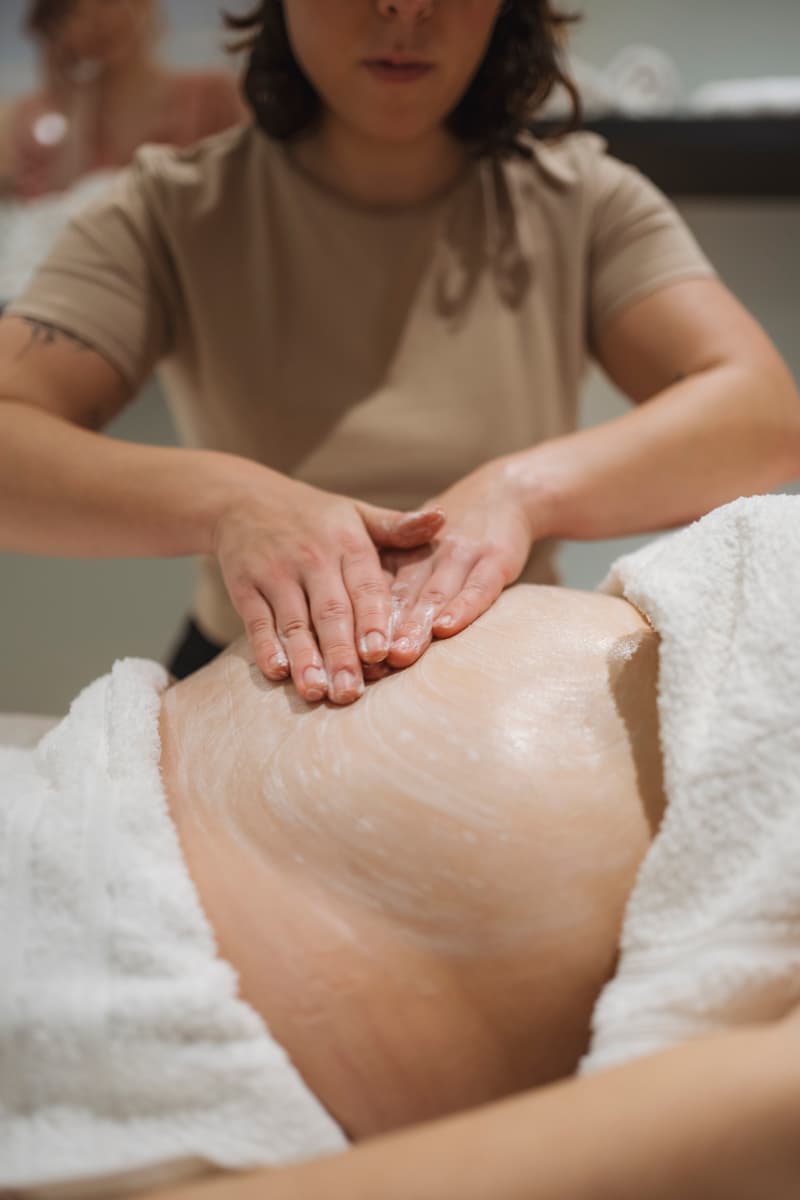 Tratamiento corporal de addomen en Kalma Beauty